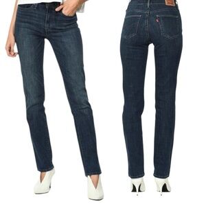 Levi’s Slimming Straight Women’s Size 32